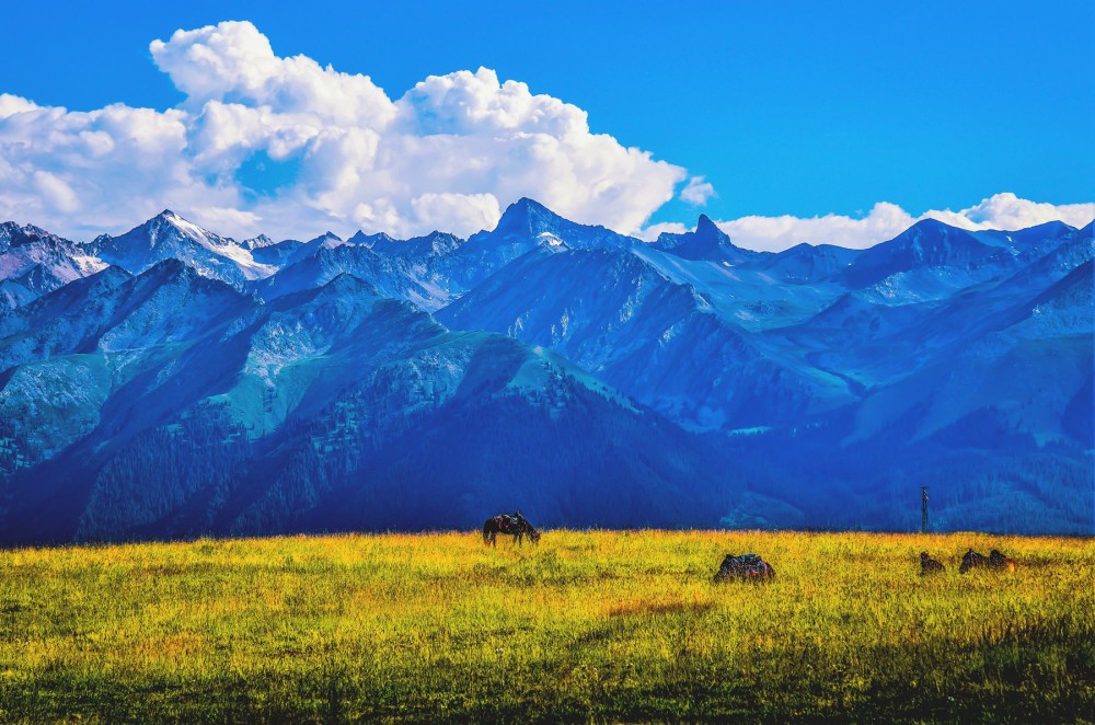 靜穆天山